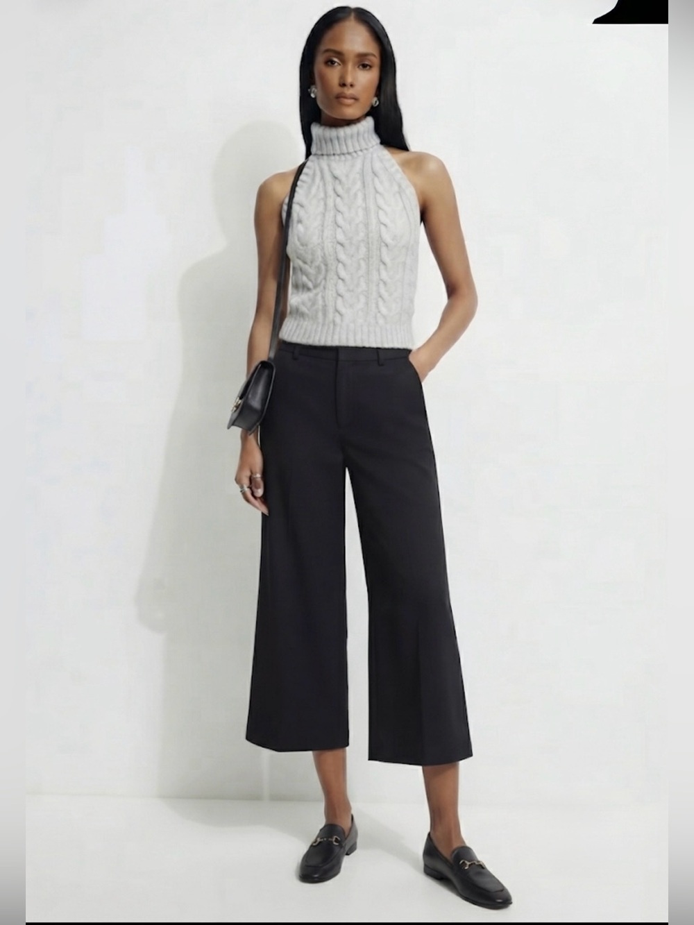 Lulumari Black Wide Leg Cropped Pants - Size Medium (NWT)